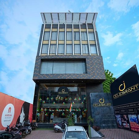 Celebrant Hotel Waranasi Zewnętrze zdjęcie