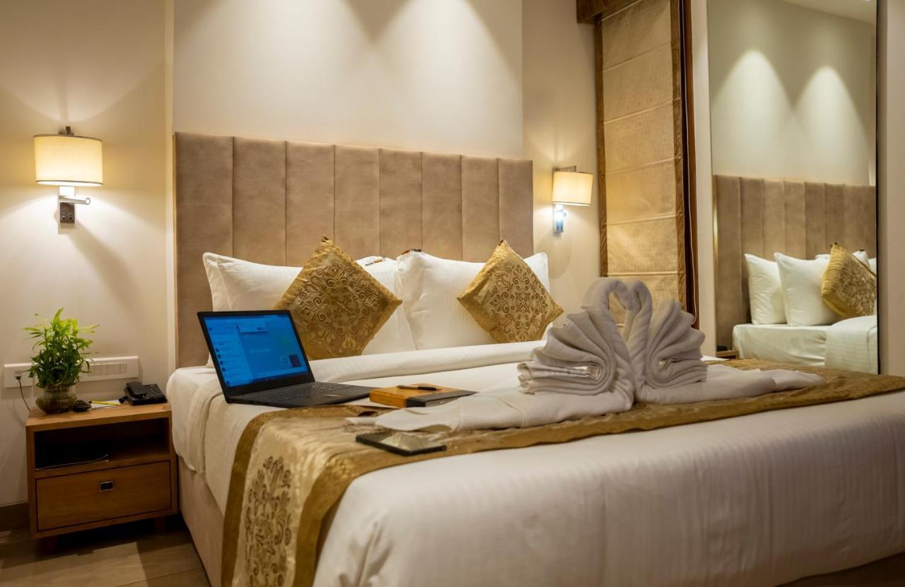 Celebrant Hotel Waranasi Zewnętrze zdjęcie