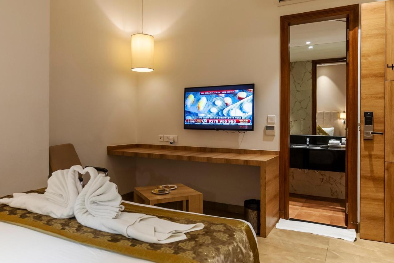 Celebrant Hotel Waranasi Zewnętrze zdjęcie