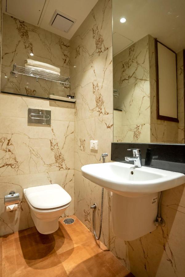 Celebrant Hotel Waranasi Zewnętrze zdjęcie