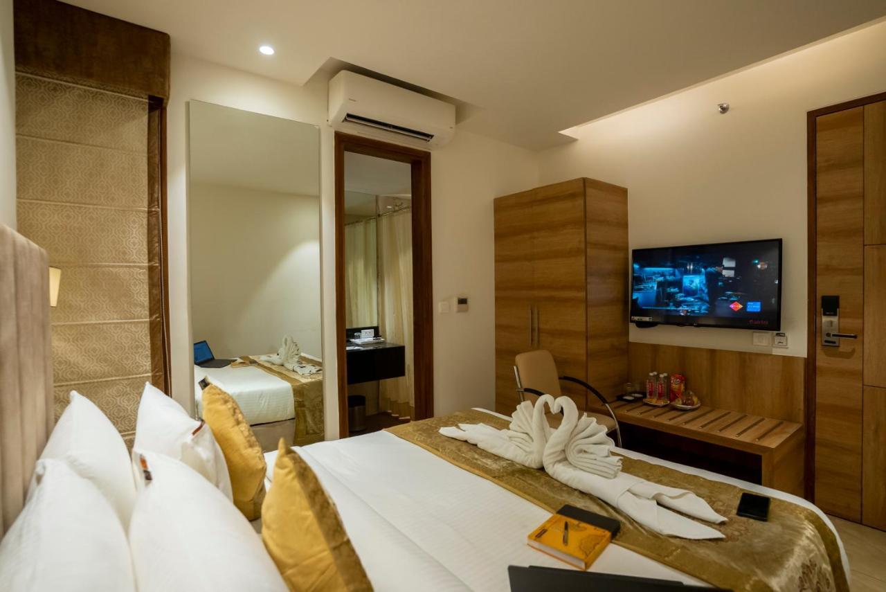 Celebrant Hotel Waranasi Zewnętrze zdjęcie