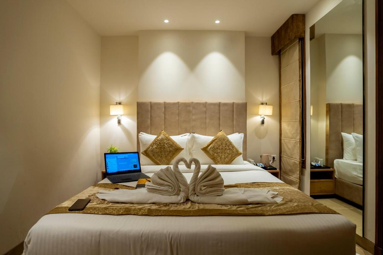 Celebrant Hotel Waranasi Zewnętrze zdjęcie