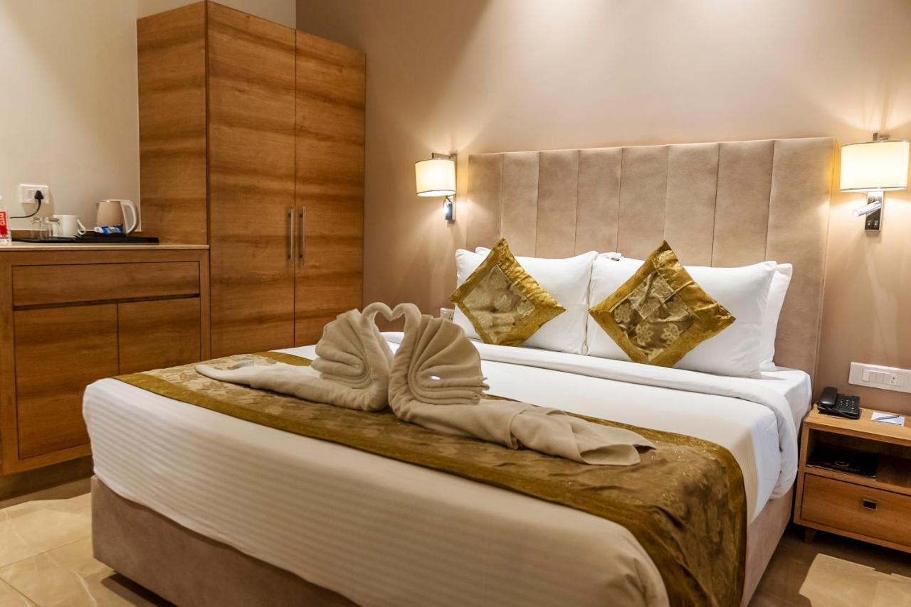 Celebrant Hotel Waranasi Zewnętrze zdjęcie
