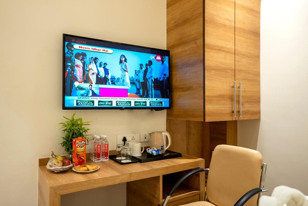 Celebrant Hotel Waranasi Zewnętrze zdjęcie