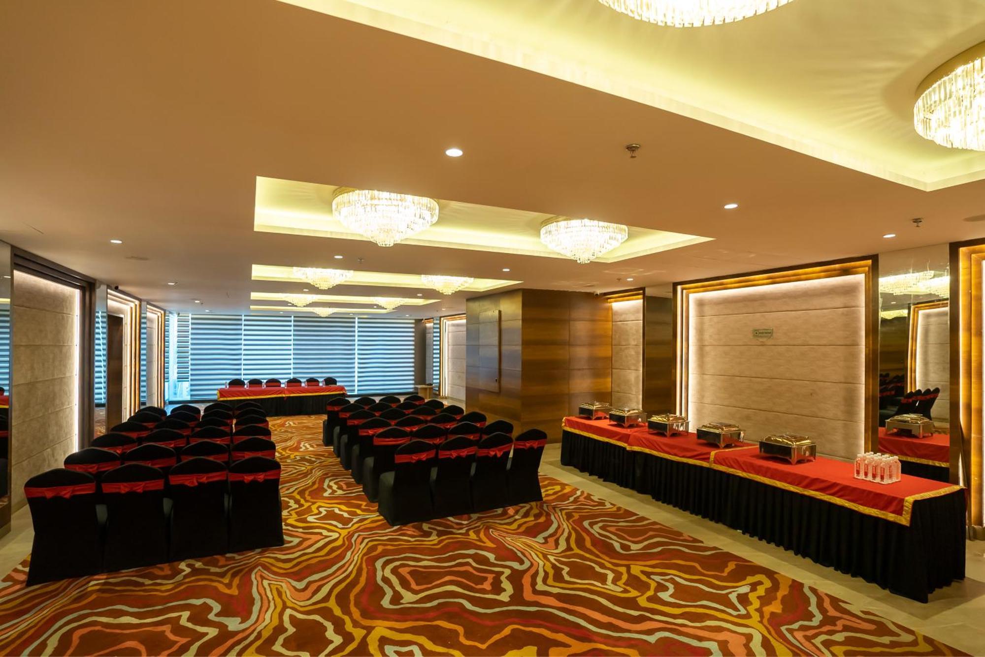 Celebrant Hotel Waranasi Zewnętrze zdjęcie