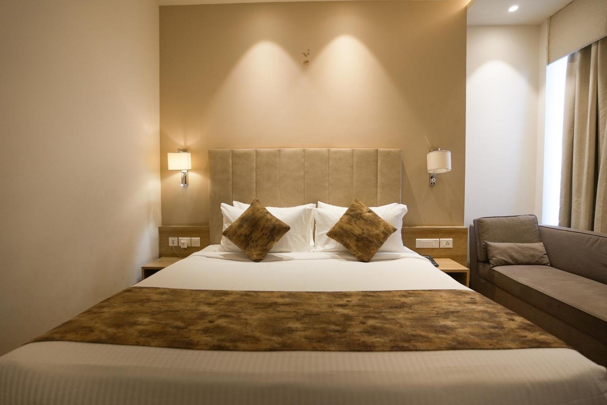 Celebrant Hotel Waranasi Zewnętrze zdjęcie