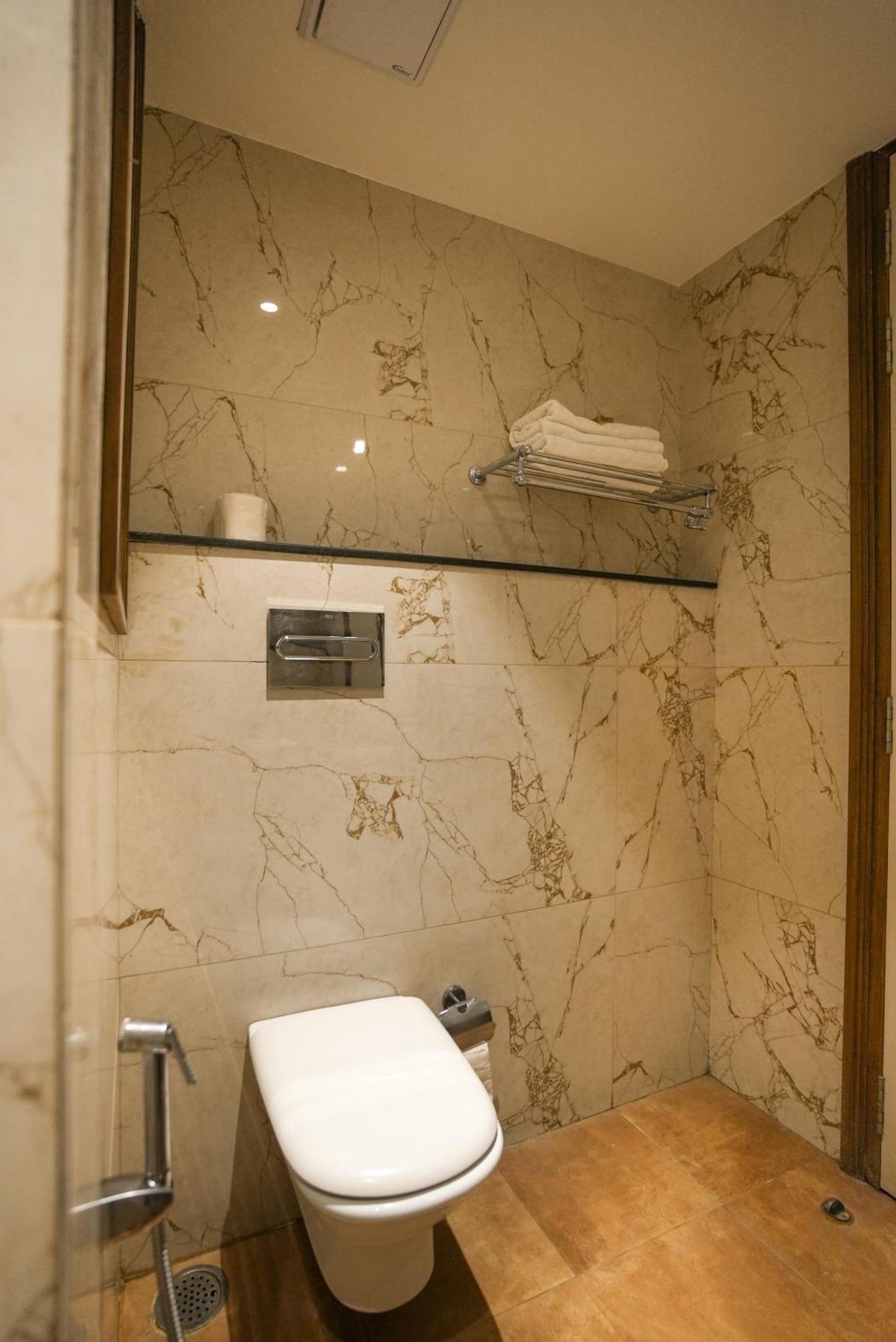 Celebrant Hotel Waranasi Zewnętrze zdjęcie
