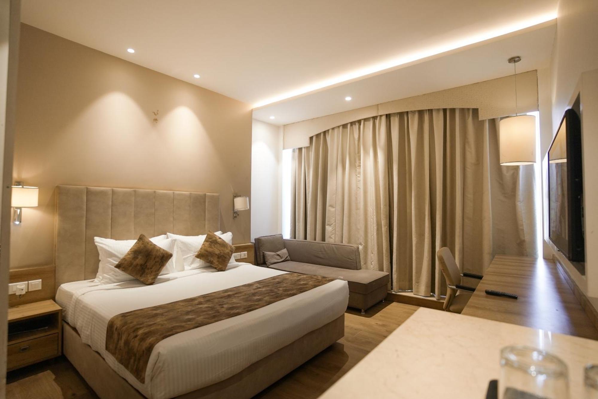 Celebrant Hotel Waranasi Zewnętrze zdjęcie