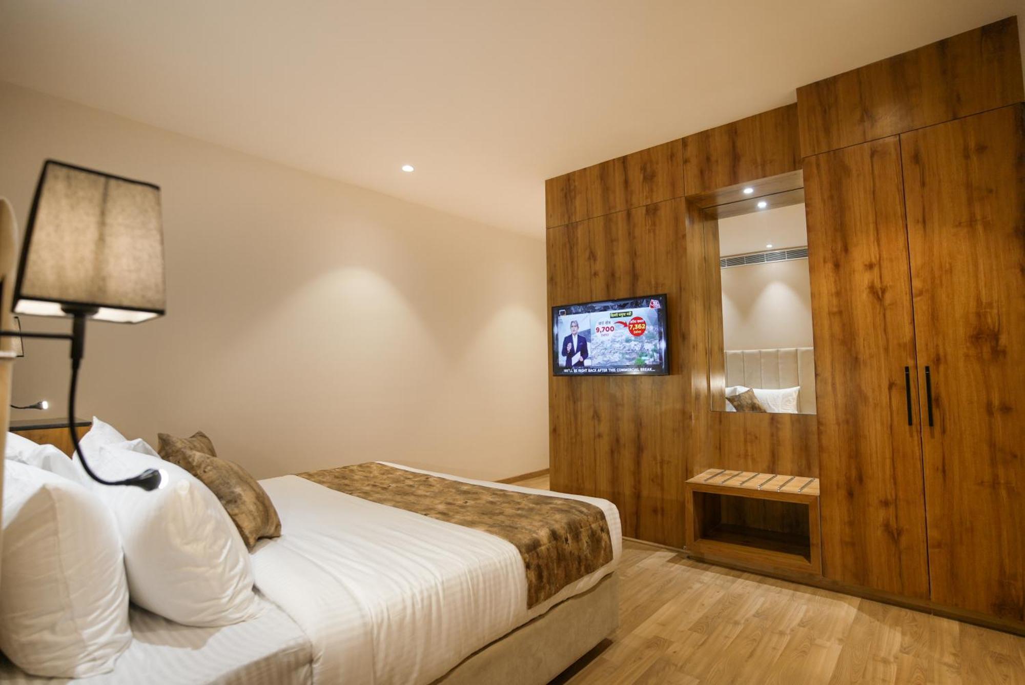 Celebrant Hotel Waranasi Zewnętrze zdjęcie