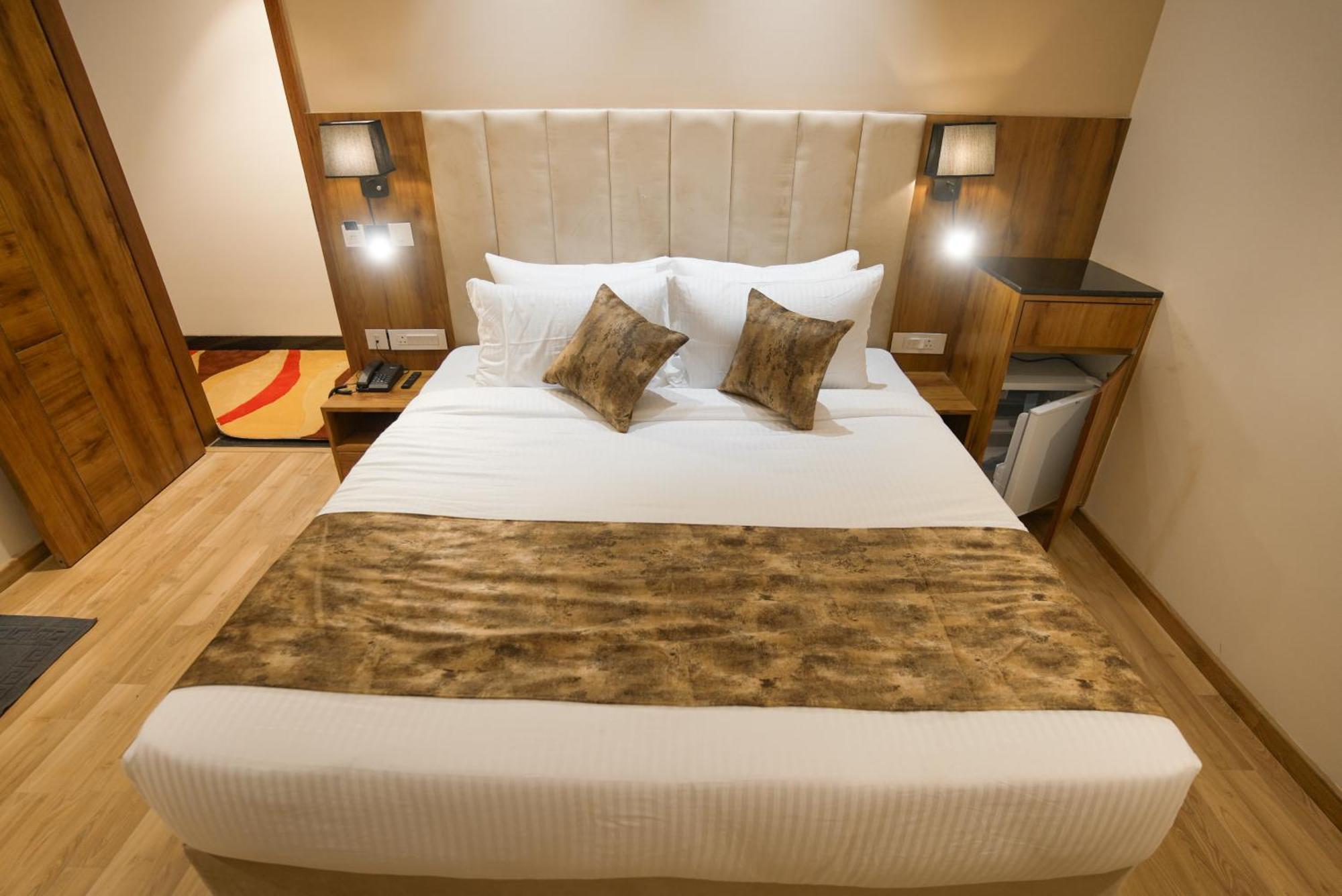 Celebrant Hotel Waranasi Zewnętrze zdjęcie